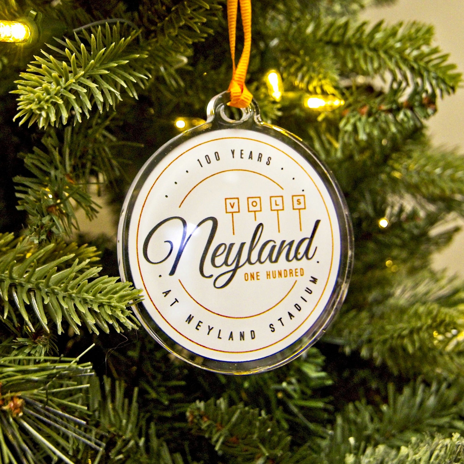 Tennessee Volunteers - Neyland 100 White Bag Tag & Ornament