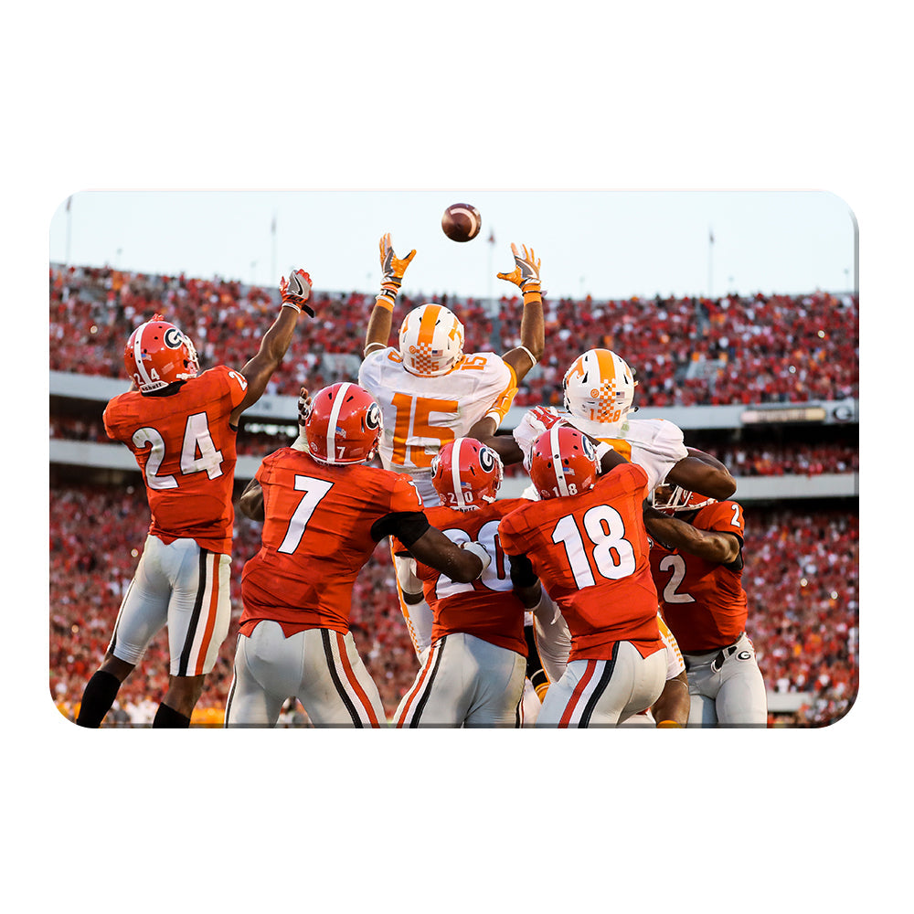 Tennessee Volunteers - The Catch TN vs. GA - College Wall Art #Canvas