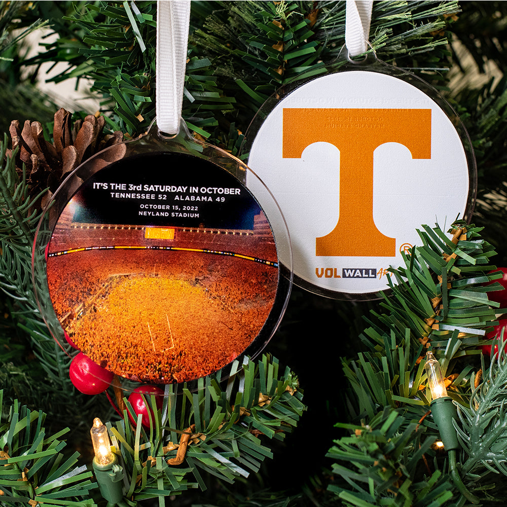 Tennessee-Volunteers-Tennessee-Storms-the-Field-Ornament-&-Bag-Tag
